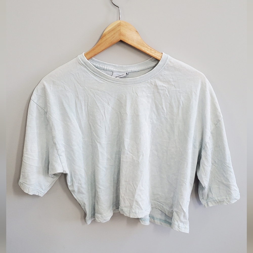Bloom pop Light Gray/blue Women's Crop Top. womens small EUC